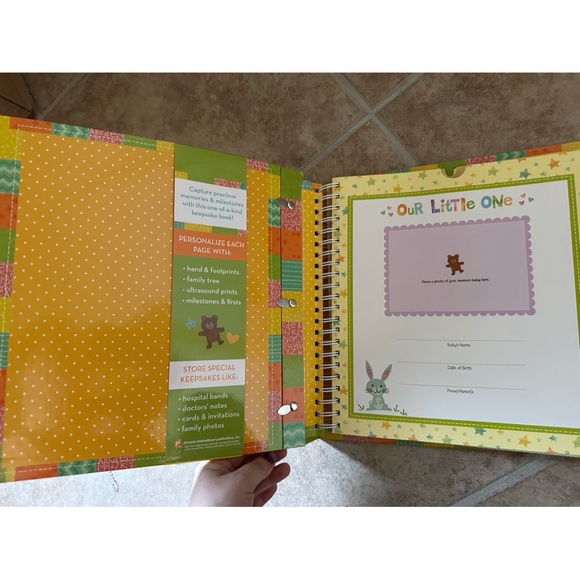 Baby's First Year Memory Keeper with 24 Storage Pockets - Picture 8 of 10